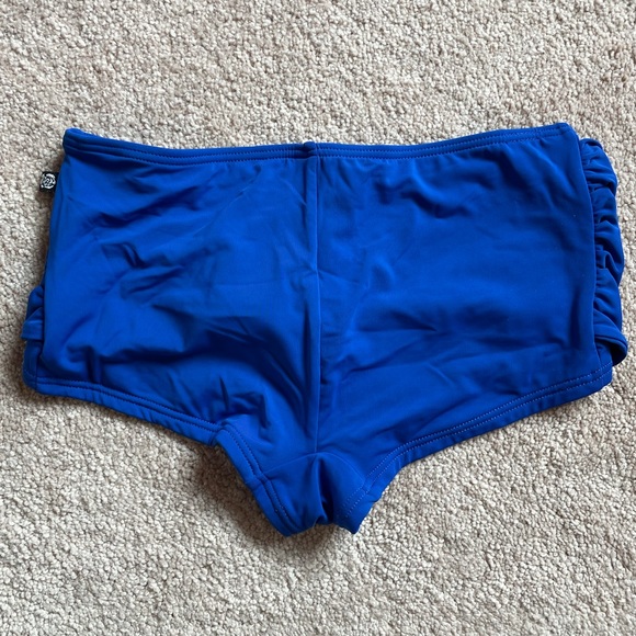 Swim shorts with bow tie front - Picture 2 of 3